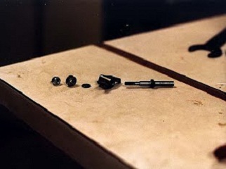 assembling a router bit